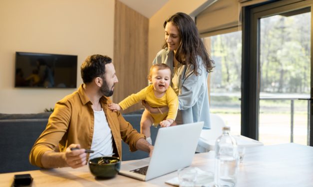 Als Vater von zu Hause arbeiten