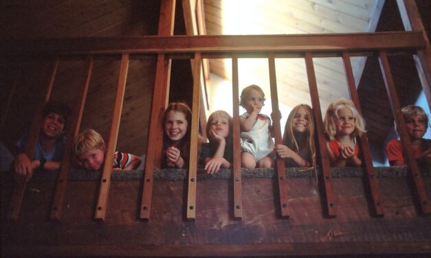 Gesunder Schlaf für kleine Helden: Tipps für Eltern