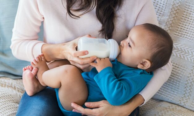 Milch für Babys: Welche Sorte ist die beste Wahl für die Flaschenernährung?