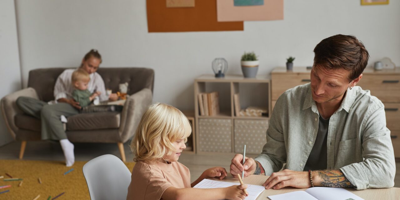 Eltern als Lehrer: Wie man das Lernen zu Hause effektiv gestaltet