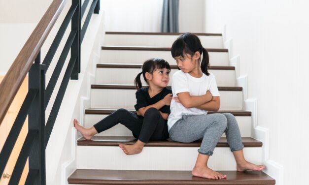 Frieden in der Familie: Wie man Geschwisterstreitigkeiten löst