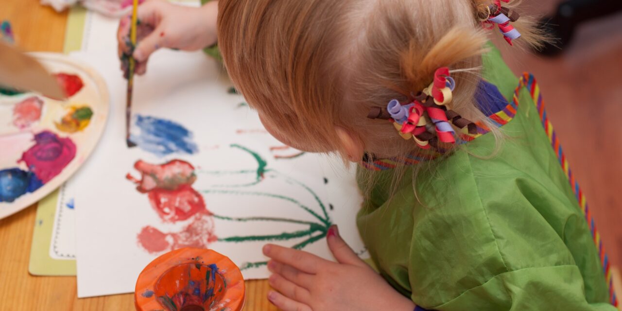 Familienbande durch Kunst stärken: Kreative Projekte für gemeinsame Stunden