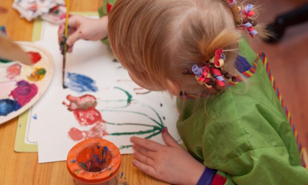 Familienbande durch Kunst stärken: Kreative Projekte für gemeinsame Stunden