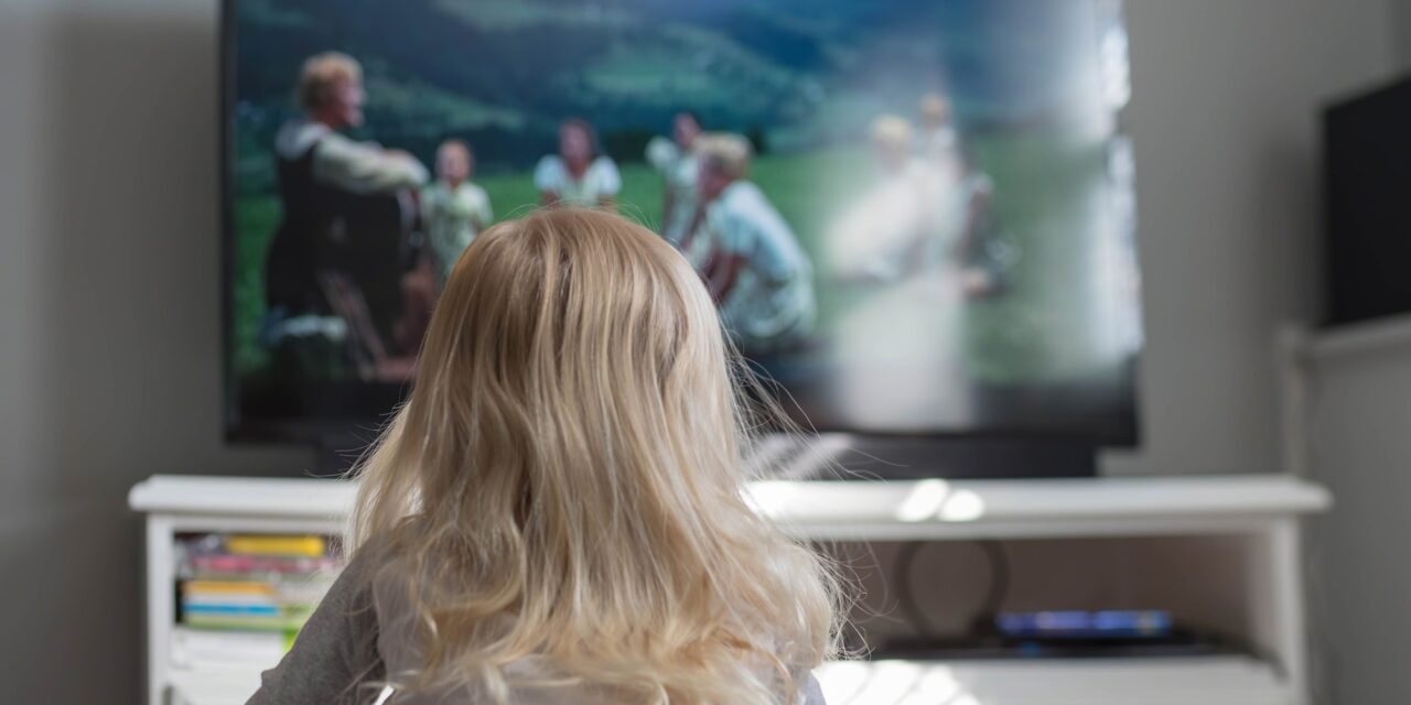 Medienerziehung für Kinder: Wie Eltern ihre Kleinen vor unangemessenen Inhalten schützen können