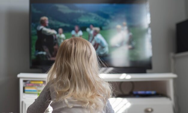 Medienerziehung für Kinder: Wie Eltern ihre Kleinen vor unangemessenen Inhalten schützen können