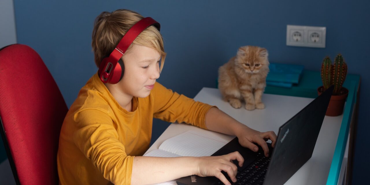 Lernen von zu Hause aus: Wie Eltern ihre Kinder motivieren können