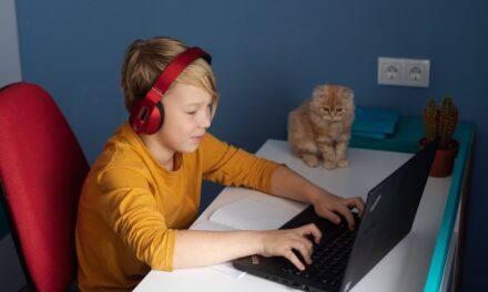 Lernen von zu Hause aus: Wie Eltern ihre Kinder motivieren können