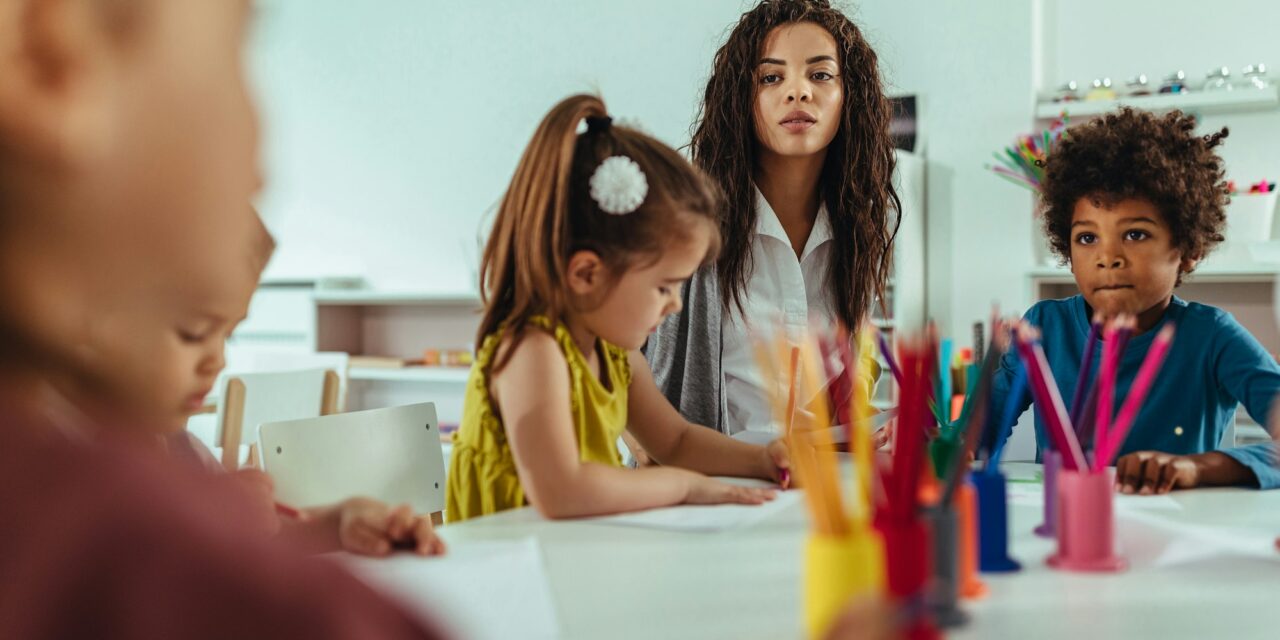 Kreativität fördern: Wie Kunst und Musik die Entwicklung von Kindern beeinflussen