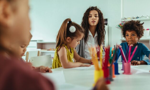 Kreativität fördern: Wie Kunst und Musik die Entwicklung von Kindern beeinflussen