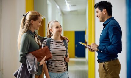 Erfolgreich durch Zusammenarbeit: Wie Eltern und Lehrer gemeinsam den Bildungsweg der Kinder gestalten können