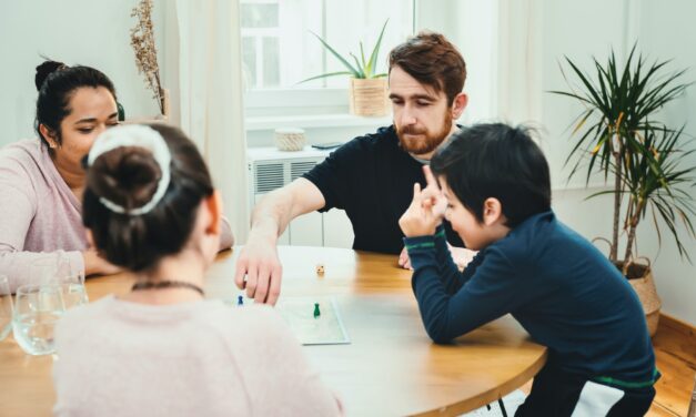 Von Klassikern bis zu Neuheiten: Spieleabende für die ganze Familie
