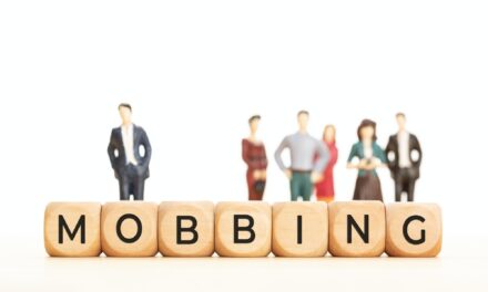 Keine Chance für Mobbing: Wie Eltern und Schulen vorbeugen können