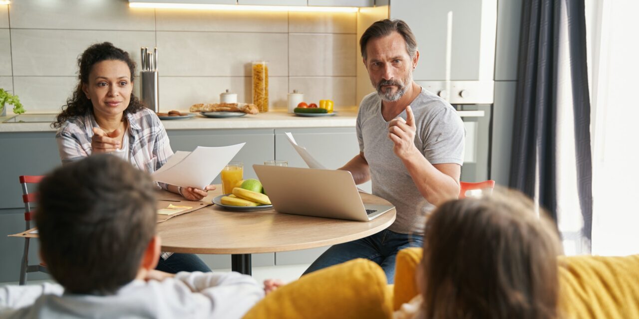 Streit unter Geschwistern? Eltern als Mediatoren für eine harmonische Familie