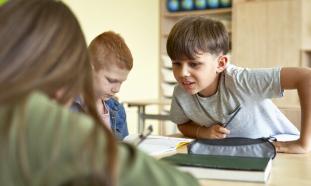 Gemeinsam stark: Wie Schüler*innen durch Teamarbeit soziale Kompetenzen stärken können