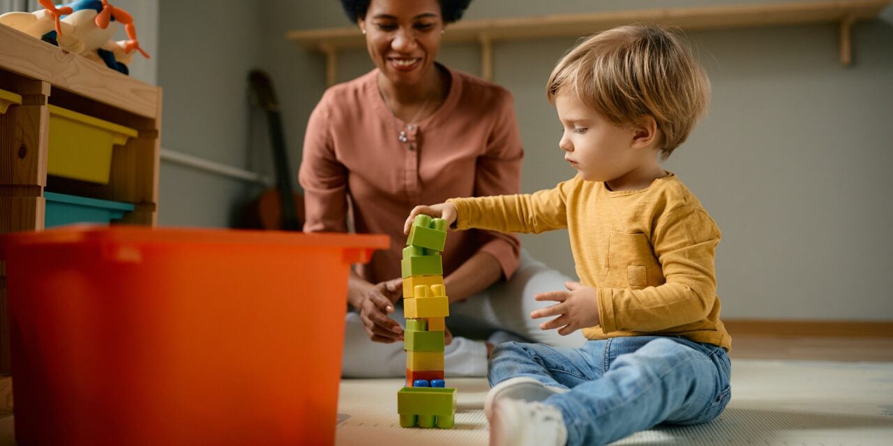 Spielerisch lernen: Pädagogisches Spielzeug für Kinder jeden Alters