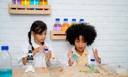 Von der Windel bis zur Uni: Wie Eltern ihre Kinder auf ein selbstständiges Leben vorbereiten können