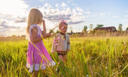 Spielend lernen: Wie man die motorische Entwicklung von Kindern spielerisch unterstützt