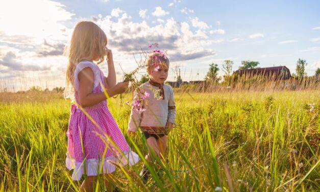 Spielend lernen: Wie man die motorische Entwicklung von Kindern spielerisch unterstützt