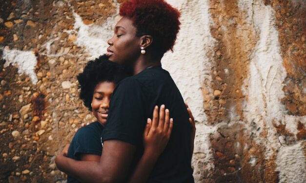 Von der Abhängigkeit zur Selbstständigkeit: Tipps für Eltern