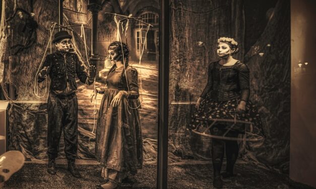 Von Tür zu Tür: So gestalten Sie eine spaßige und sichere Halloween-Tour mit Kindern